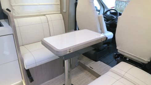 P 745 GLG – MCLOUIS MC4 273 Ford