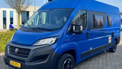 Rijnmondse smurf – 3p Challenger bus uit 2020
