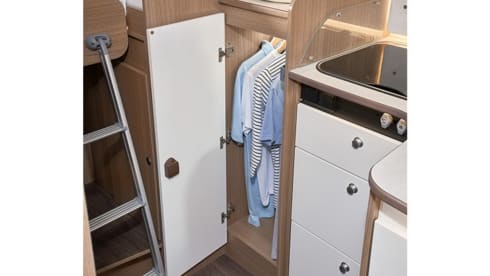 Carado T338 (splinternieuw!!) – Luxurious and fully equipped camper with length beds. Ultimate Freedom! 