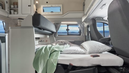 Vantura – Full option Ford Nugget plus Trail campervan 