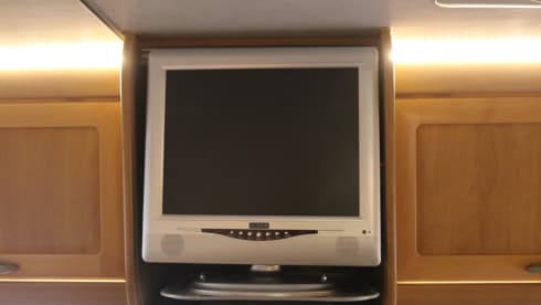 Hymer vast bed – Luxury entrance Hymer B574