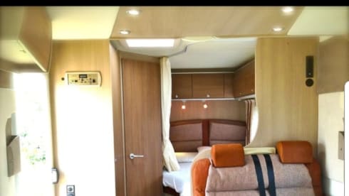 Beautiful, very comfortable camper, available for rent