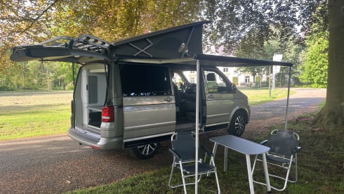  luxury VW California Edition car T5