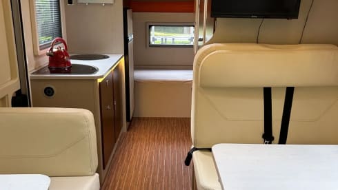 Grote Camper 7 personen alkoof