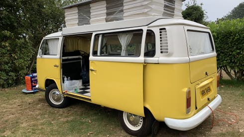 Daffy – Classic VW Type 2 Campervan