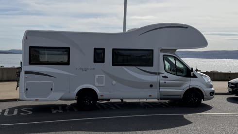 The Stag  – 6 berth Roller Team auto roller 746 