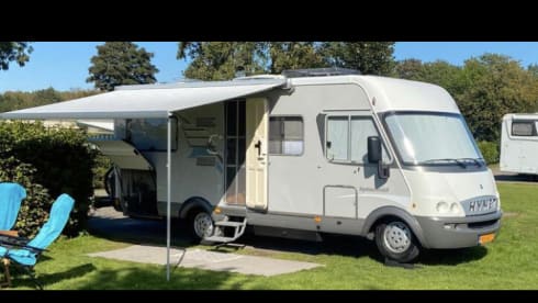 Hymer B654 – Hymer integrated 4p luxury model