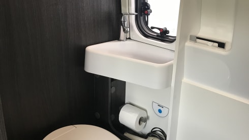 Benni – Bus camper built in 2021 for rent in Kontich.
