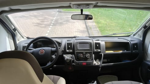 4p Adria Mobil semi-integrated uit 2015