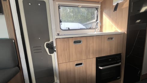 Annie – 6 berth Fiat Adria Sun Living