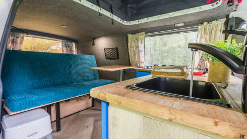 Waves – 2p Volkswagen campervan from 2000