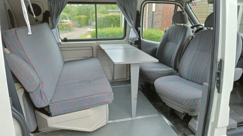 De Bobbel – Ford Nugget West Falia Bus Camper
