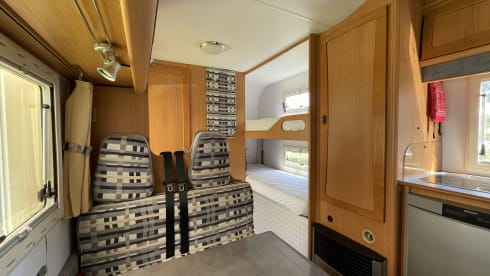 Visma Voiture – Cozy camper with bunk bed