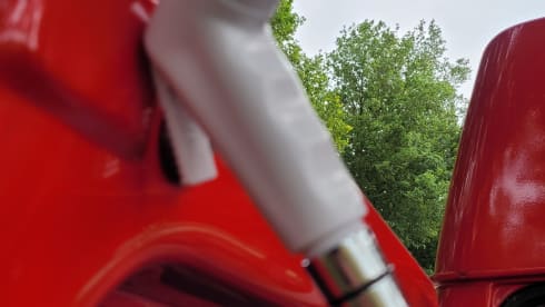 Big Red – 4p Volkswagen bus from 1999