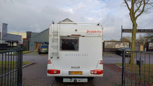 2p Dethleffs semi-integrated from 2004