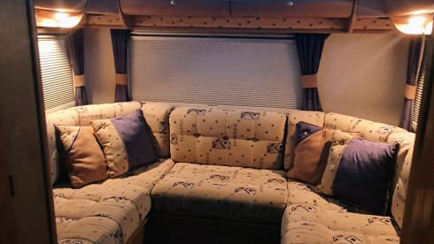 Mabel – 6 Berth Mercedes Auto-Trail 