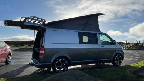 Jeff – Jeff- 4 Berth Volkswagen Campervan - New Professional Conversion