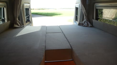 RC – Pössl Roadcriser Solar - AHK-Awning-NAVI-R`camera