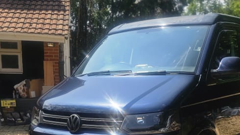PRESLEY – 4 berth Volkswagen campervan from 2013