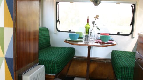 Kermit – Unieke Oldtimer alkoof voor vier personen! 