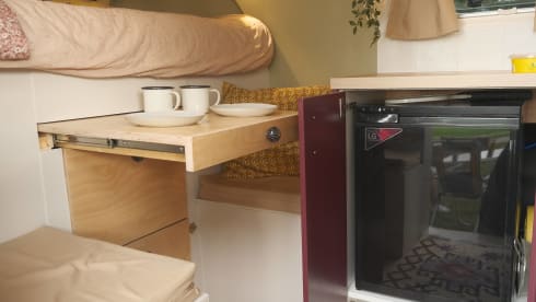 Camper Moos – Camper Moos - Sfeervolle off-grid zelfbouw camperbus