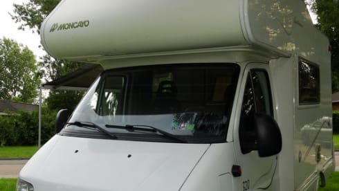 Come and enjoy our wonderful 2 (-3)-person Fiat Ducato alcove camper