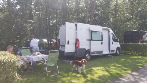 O!vanLife – Tasteful campervan conversion for those seeking peace and quiet