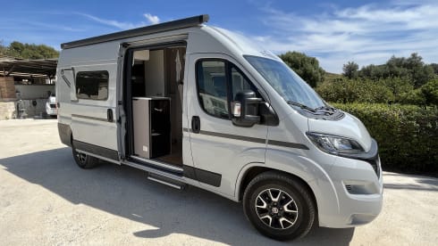 Premium model – Etrusco CV600 BB (ideal bus camper for Spain and Portugal)