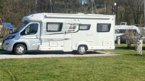 "Ziggy" – 6 berth Peugeot Motorhome