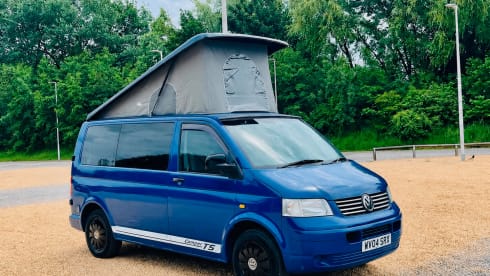 VW T5 Pop-Top 4 couchages | Explorez les environs de Glasgow