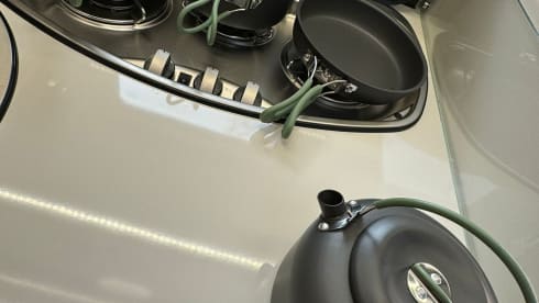 Mobilynn – Splinternieuwe McLouis Carat integraal 870 (4p)