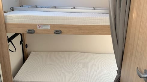 Sunlight A68 2022 - 6 Berth With 6 Belted Seats - Motorhome In London
