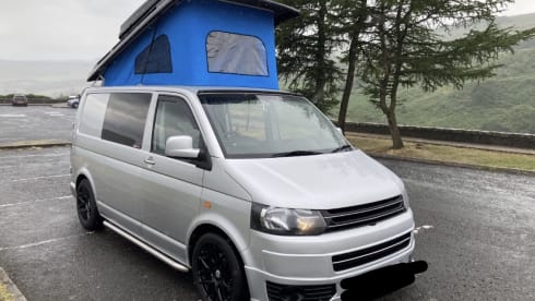 Dolly – 4 berth Volkswagen bus from 2007