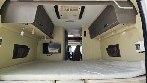 Beautiful, fine 2-person Fiat bus Camper from 2018