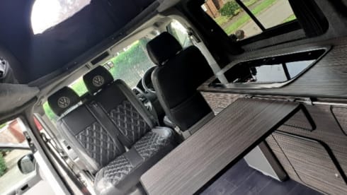 QUICK SILVER – QUICK SILVER T5.1 4 BERTH CAMPERVAN WITH POPTOP ROOF ( T32 STARTLINE LWB ) 