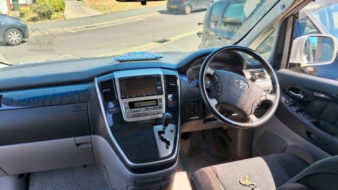 Herbert – Herbert | Cosy Family Campervan | Automatic