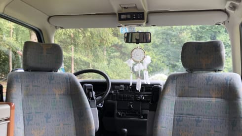 Bussie – 4p Volkswagen bus from 1996