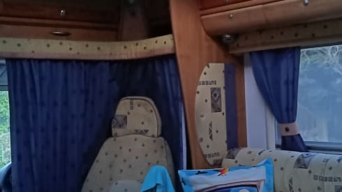 Dakota – 4 berth Autotrail alcove from 2004