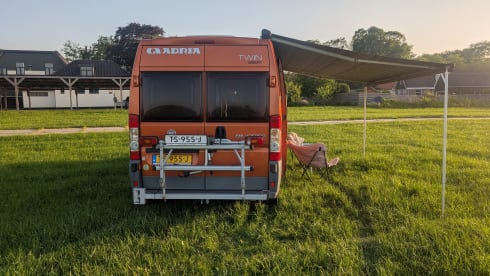 Adriaatje – Adria Mobil Wohnmobil für 2 Personen aus dem Jahr 2011