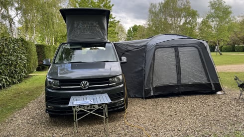 Pixie – 4 berth Volkswagen campervan from 2016