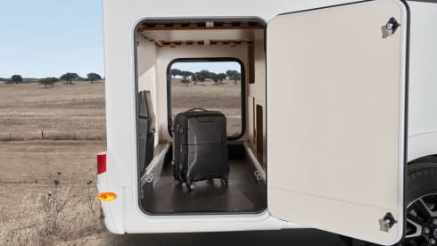 Carado V337 camper van (e-bike lift / trailer hitch)