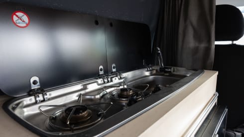 Africa – 2p Ford bus uit 2007