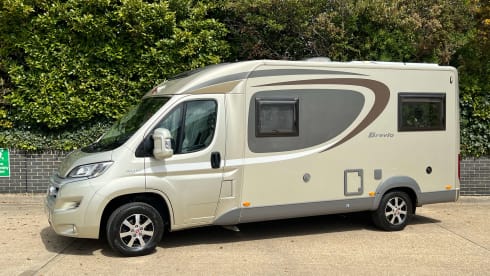 Burt – 4-Bett-Boot, Bürstner, teilintegriert ab 2015