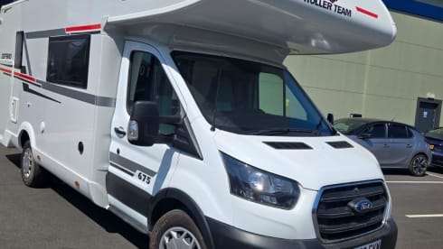 MOTORHOME HIRE: 2023 Roller Team Zefiro 675 Motorhome 2.0