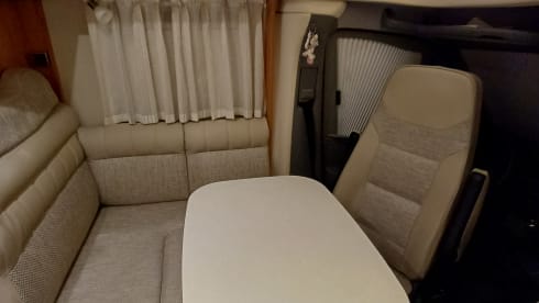 2p Hymer semi-integrated uit 2017