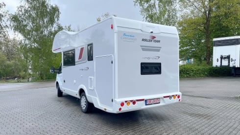 Bavarian Camper 3 – Mega-Raumwunder mit bis zu 8 Betten und großer Heckgarage