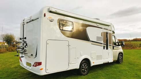 Libby – From 2022!! Good new 4 pers. camper with longitudinal beds and pull-down bed