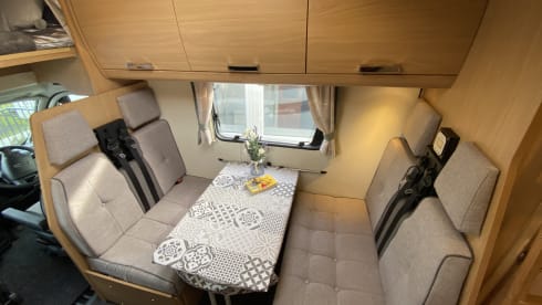 Elddis Autoquest 180 2.2 luxury Motorhome 6 seats 6 belts.