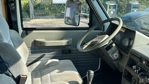 Meet Bennie! – Spacious & Cozy Iveco Camper