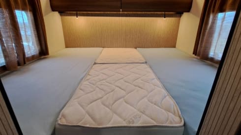 King VIII – Brand new, luxurious alcove camper for 5 people